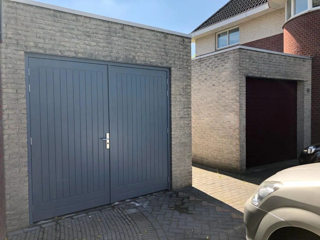 Assen-openslaande-garagedeuren-Oukomé