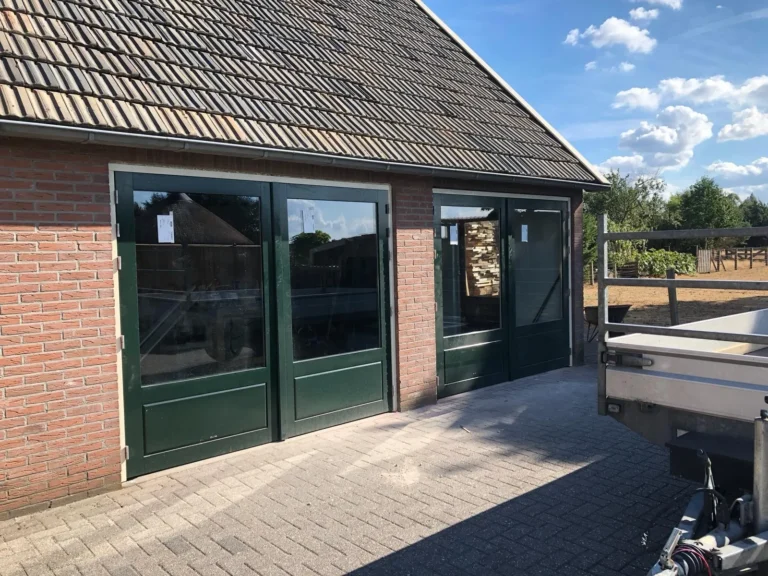 Houten-tuindeur-met-beglazing