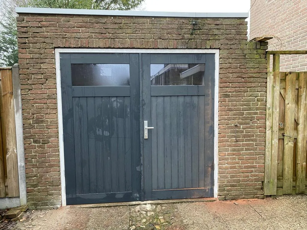 Ijsselmuiden-houten-garagedeuren