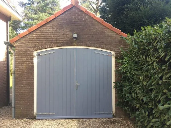 Massieve-garagedeuren-55mm