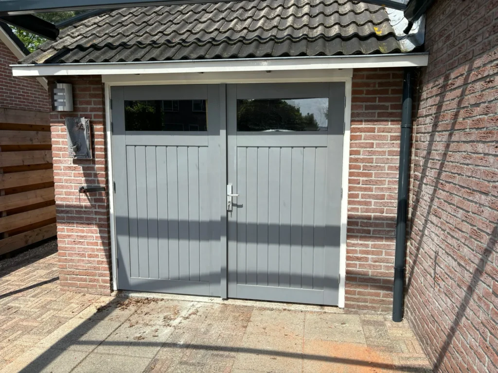 Nieuwleusen-garagedeuren-met-glas