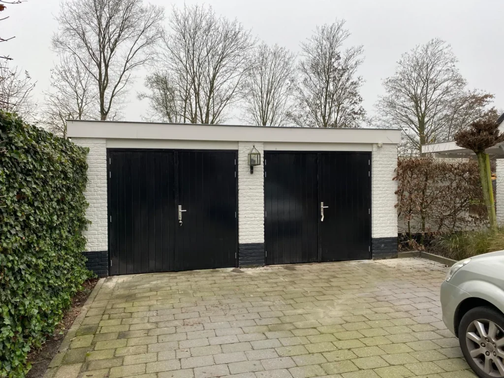 Oukome-alustabiel-garagedeuren-Wierden-Deurmaat