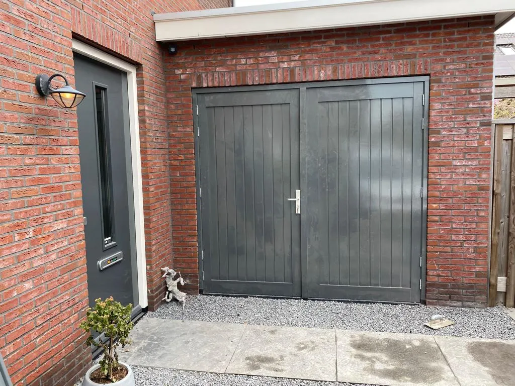 Vleuten-openslaande-garagedeuren