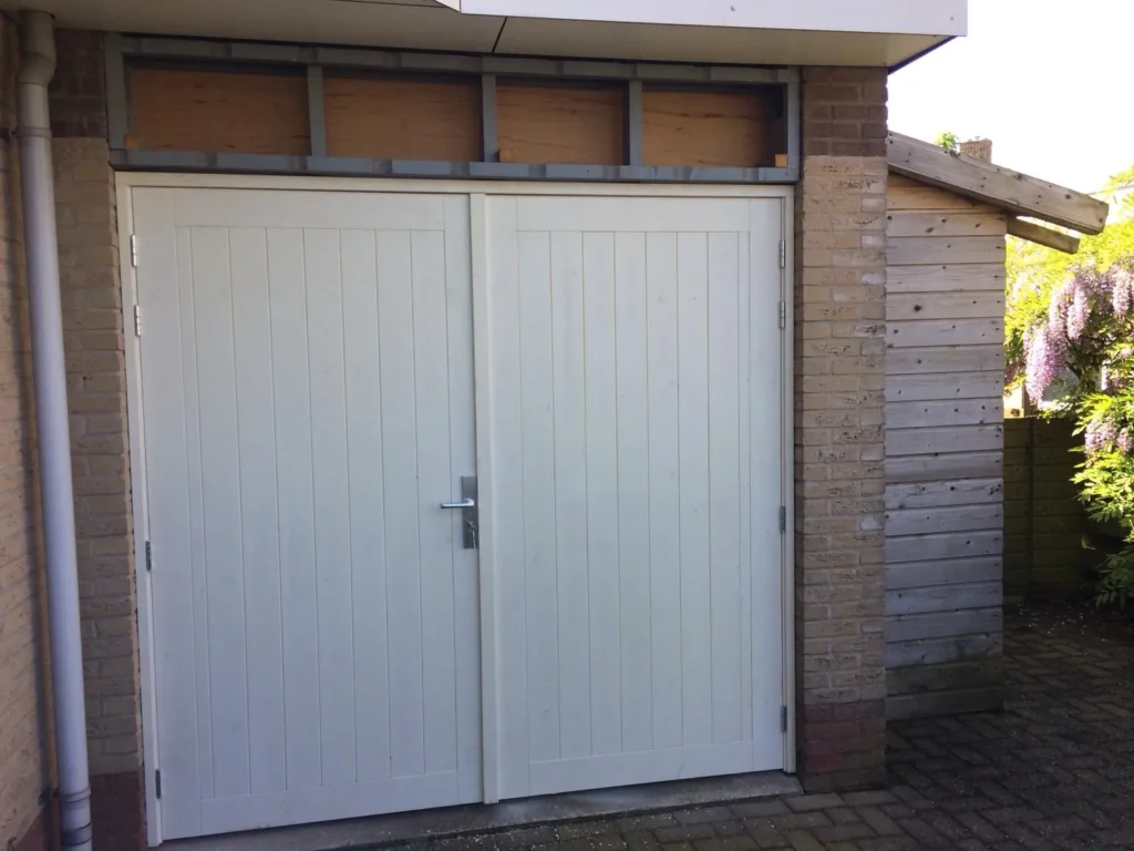 deventer-vuren-garagedeuren